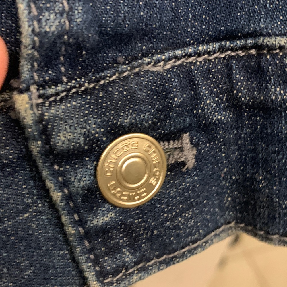 Signature Embroidered Chico's Navy Blue Denim Button Up Stretch Jacket - Picture 13 of 16